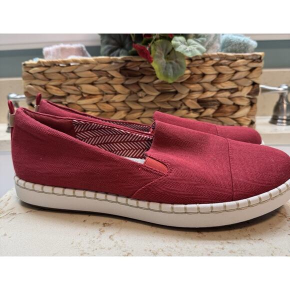 Clark’s Collection Step Glow Jade 10M Red Slip On Canvas Shoe Cushioned - Picture 3 of 8